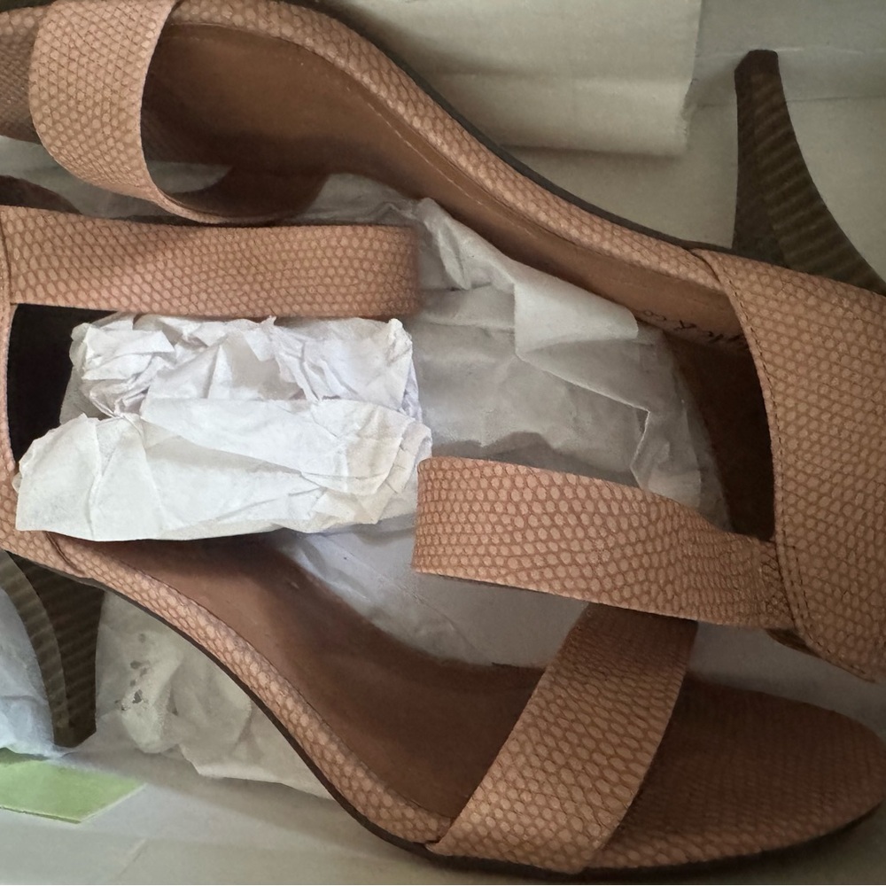 Elegant Tan Women's Heels
